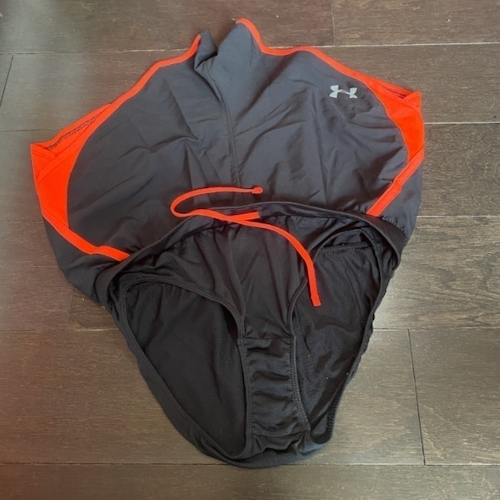 🎉Under Armour Orange and Black Athletic Shorts - Picture 4 of 4